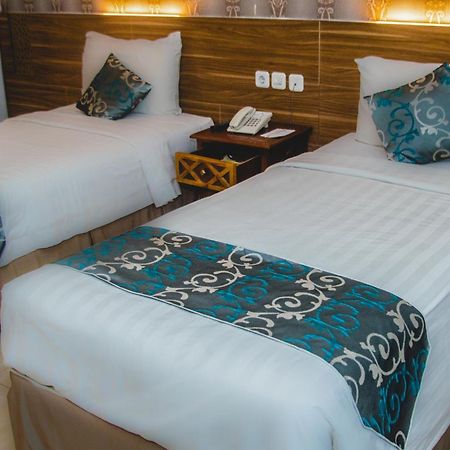 Grand Amira Hotel Solo, Azana Hotels Collection Екстериор снимка