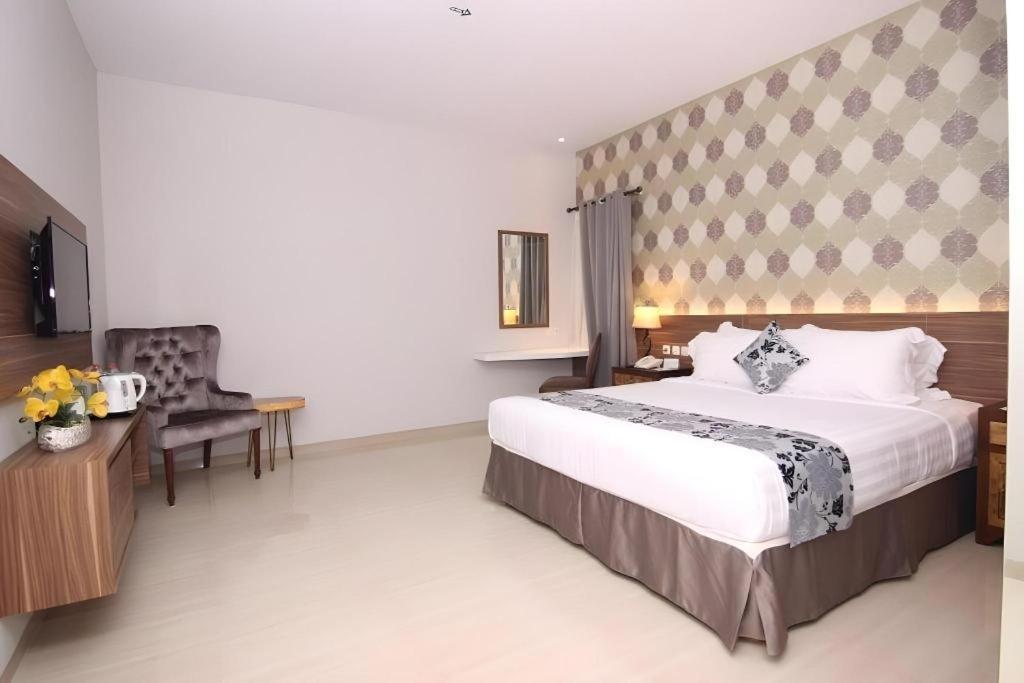 Grand Amira Hotel Solo, Azana Hotels Collection Екстериор снимка