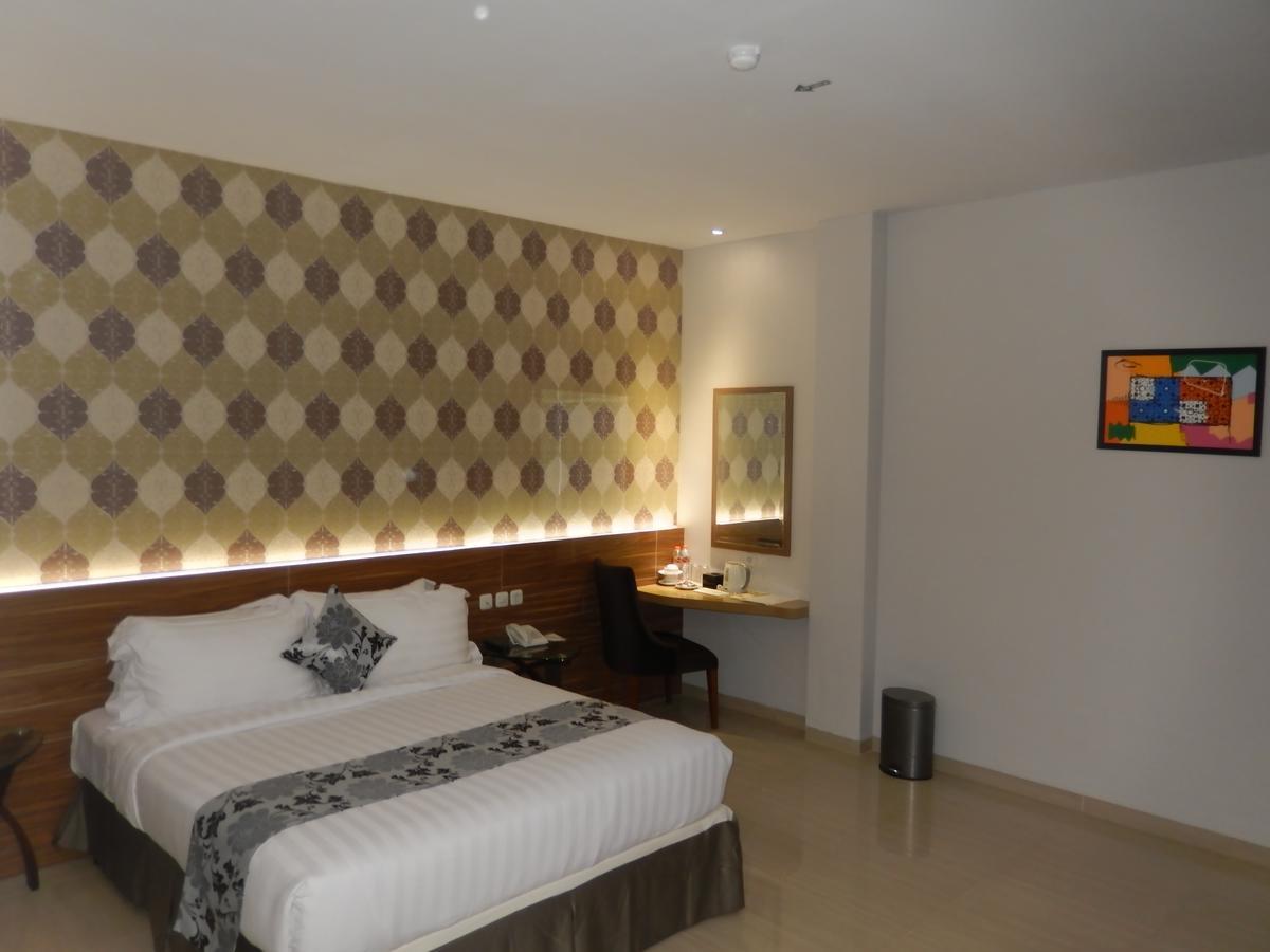 Grand Amira Hotel Solo, Azana Hotels Collection Екстериор снимка
