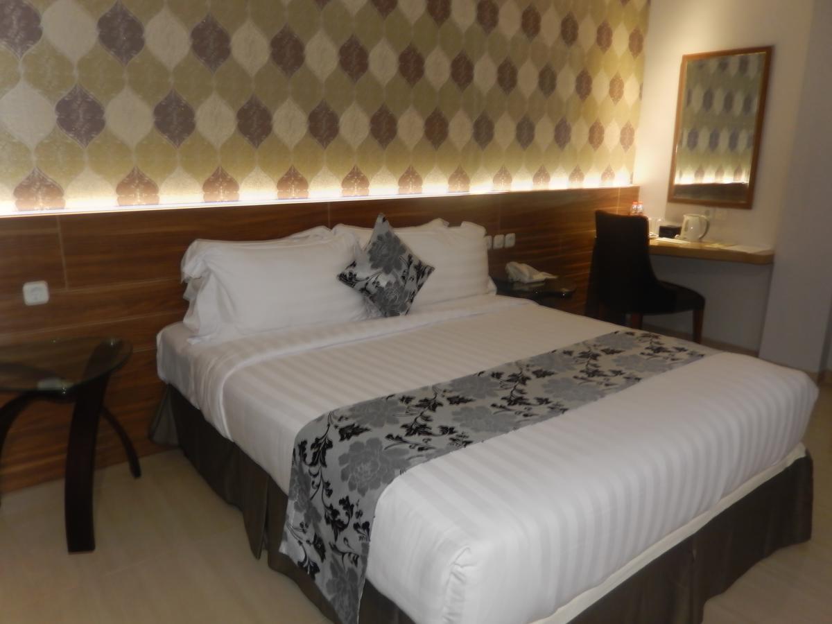 Grand Amira Hotel Solo, Azana Hotels Collection Екстериор снимка