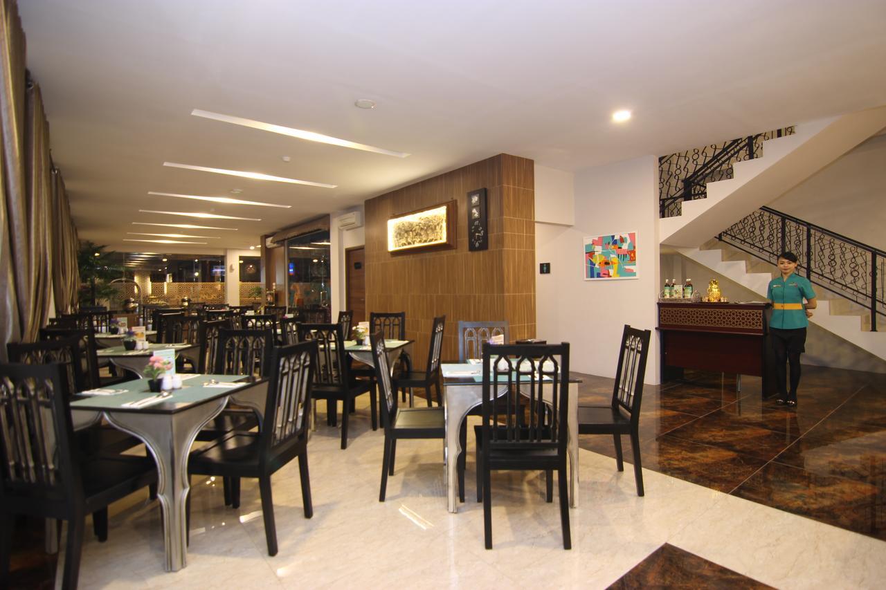 Grand Amira Hotel Solo, Azana Hotels Collection Екстериор снимка